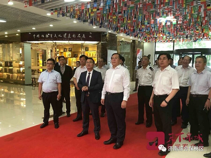 王忠林书记到星空官网首页集团展位观展
