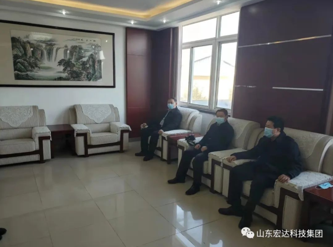 山东星空官网首页集团副总经理张广义到开发区派出所慰问 山东星空官网首页集团副总经理张广义到开发区派出所慰问